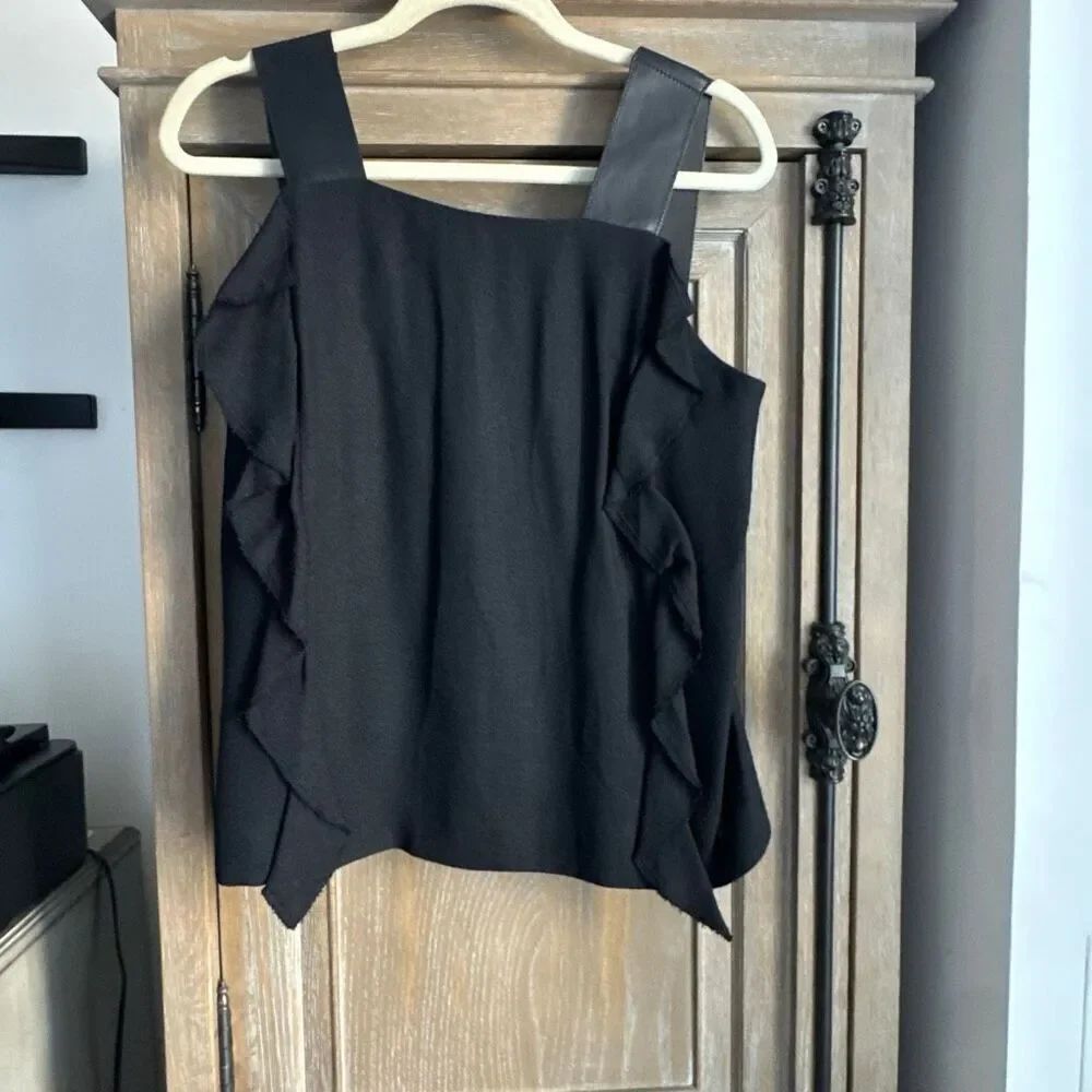 Edun black Top size 8 leather straps